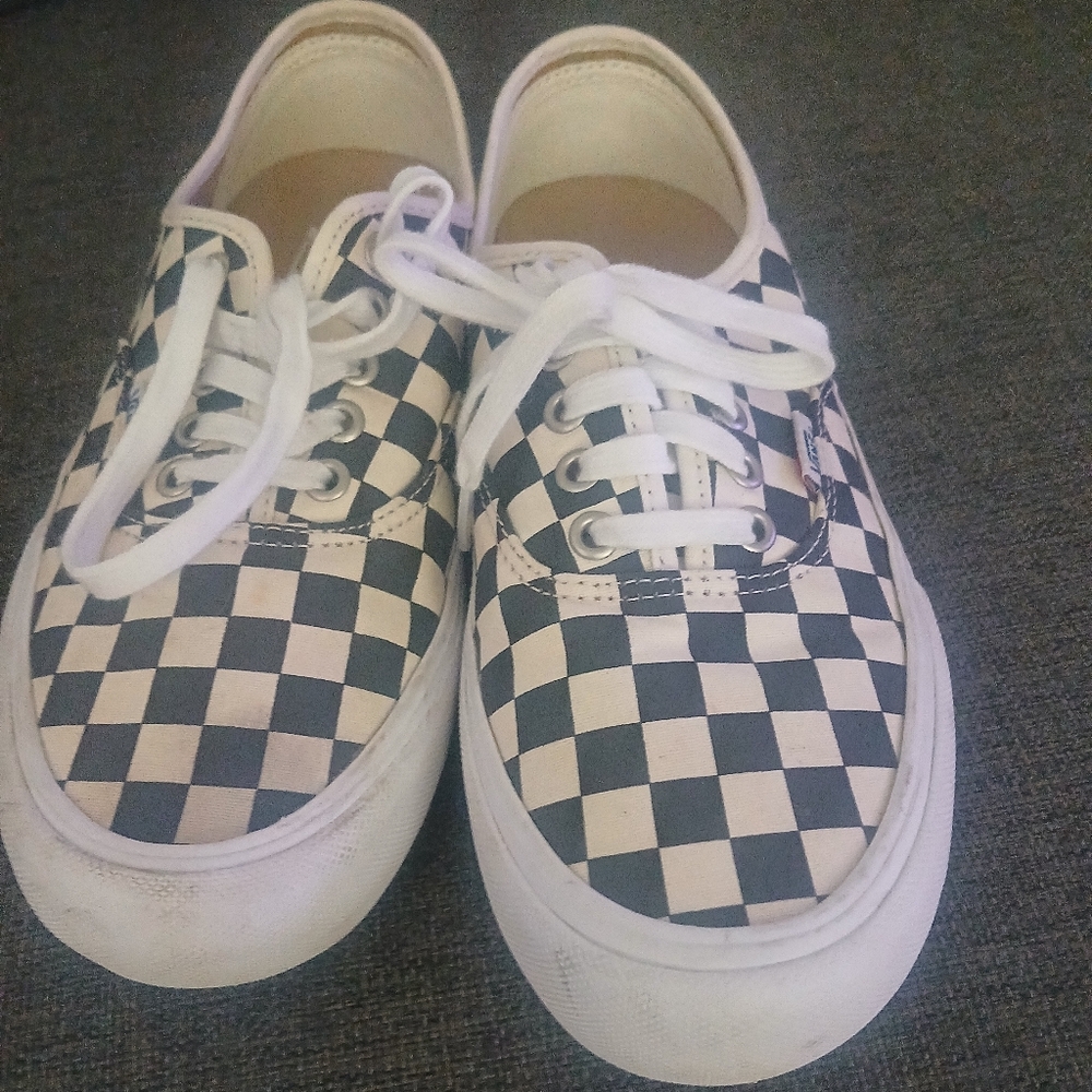 Vans 7.5 Mens Checkered Black and White Sneakers